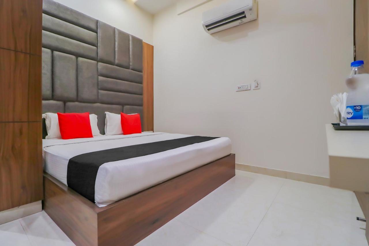 Capital O 81450 Hotel Western Galaxy Amritsar Exterior foto