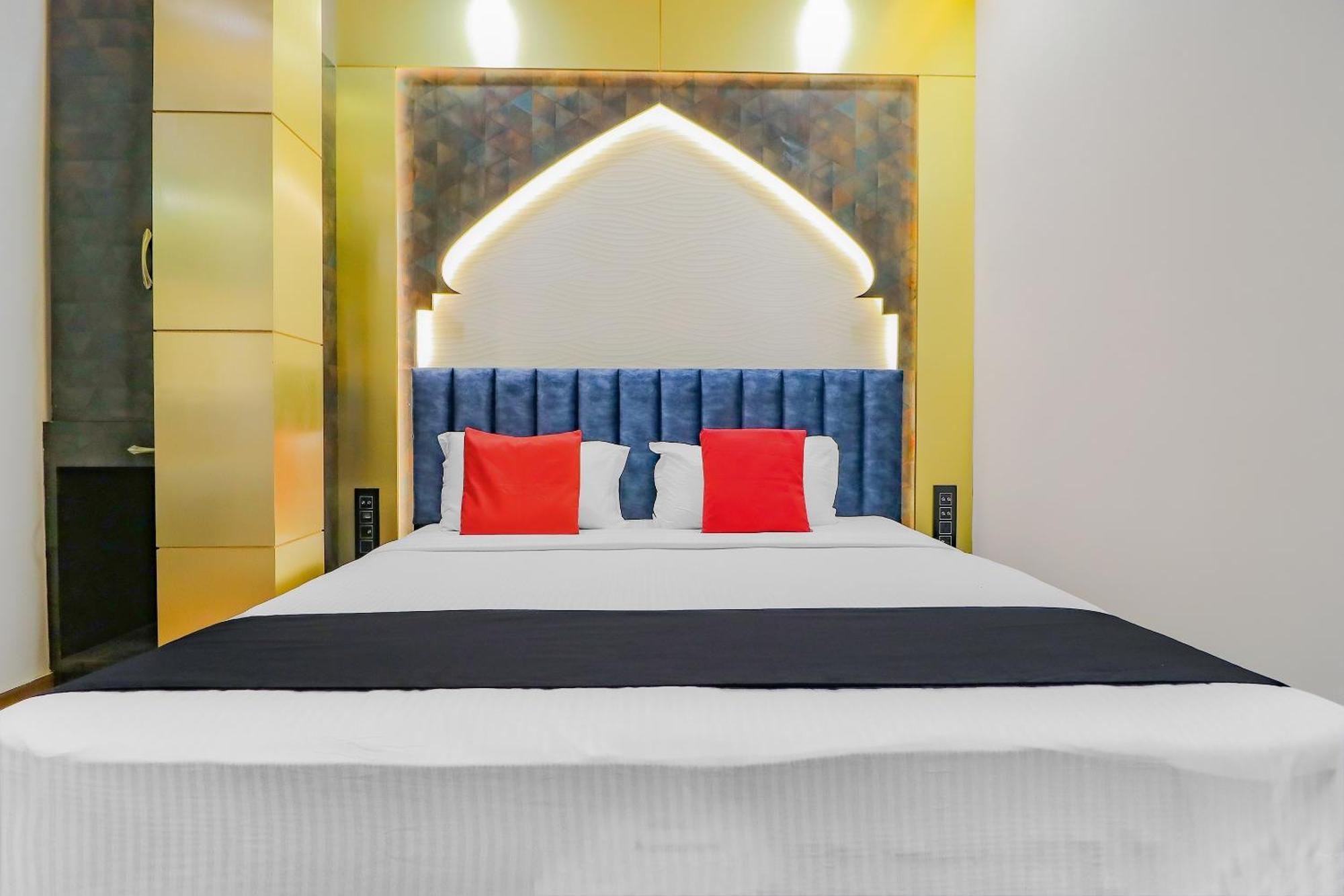 Capital O 81450 Hotel Western Galaxy Amritsar Exterior foto