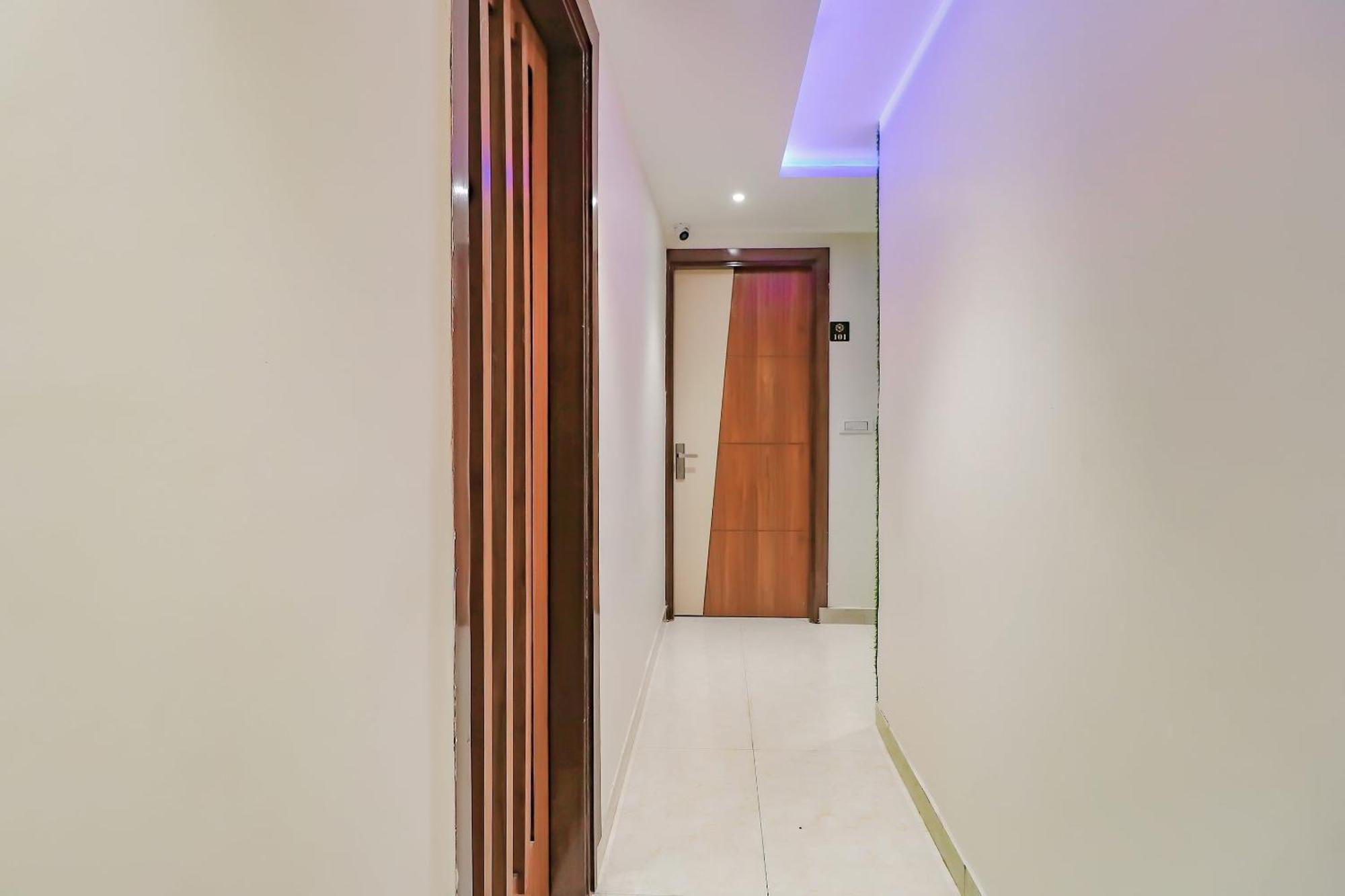 Capital O 81450 Hotel Western Galaxy Amritsar Exterior foto