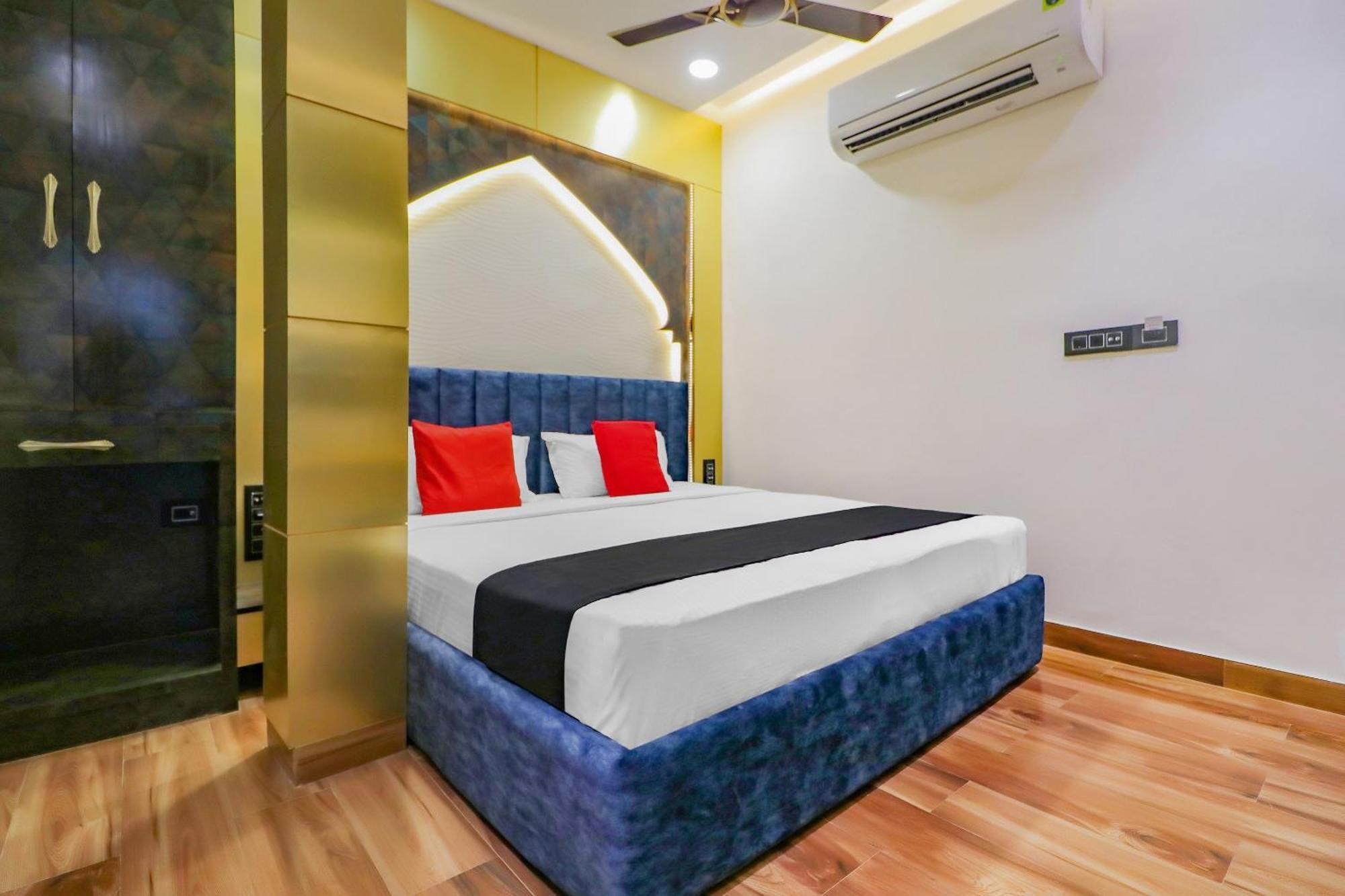 Capital O 81450 Hotel Western Galaxy Amritsar Exterior foto